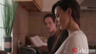 Zanaka mihinana stepmoms boriky mandritra ny andro lava - Becky Bandini, Robby Echo