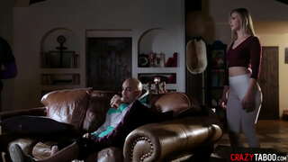 Infaneto Jillian Janson surgenuiĝis kaj suĉis big dick kaj ĝuis hardcore pussy fucking post ĝi