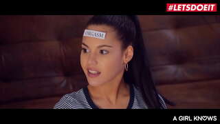 #LETSDOEIT - Sicilia Модел, Apolonia и Катана - АЗИСКИ ТИНЕЈЏЕРСКИ се ОБИДУВА ЛЕЗБЕЈКА СЕКС СО НЕА BESTIES