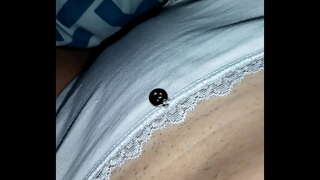 Aku bangun sendirian dan tidak ada satu untuk mengambil keinginan saya, saya berlari dengan semangat yang besar