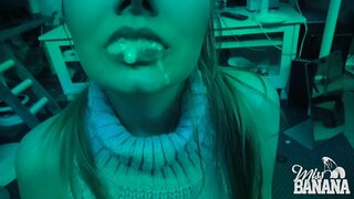 Mamada en la oscuridad