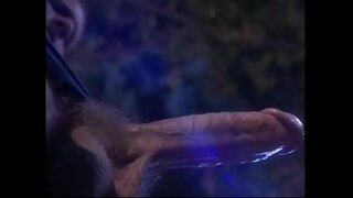 באַסטי ravenhaired באַבע געץ פּאַונדיד דורך votary ווי ריטואַל פון שטן ס קולט