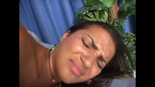 Rauginti latina Claudia Bella užima juoda gaidys savo šlapias šiknius Rauginti latina Claudia Bella užima juoda gaidys savo šlapias šiknius